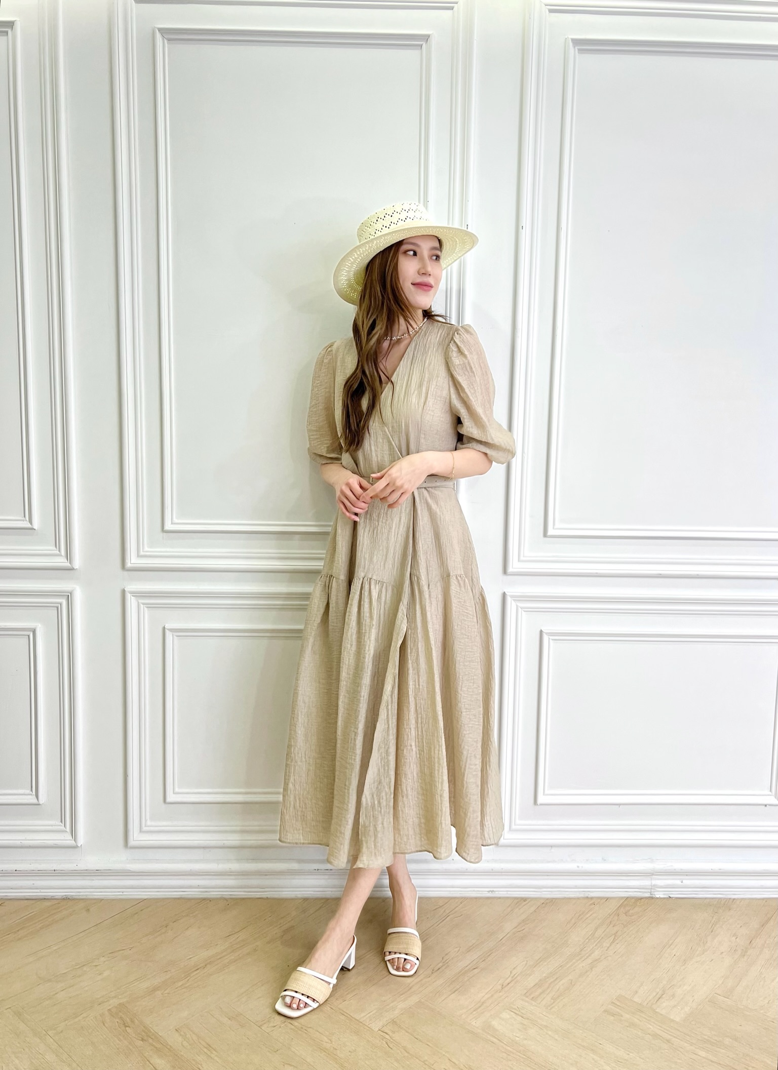 焦糖澎袖腰帶洋裝