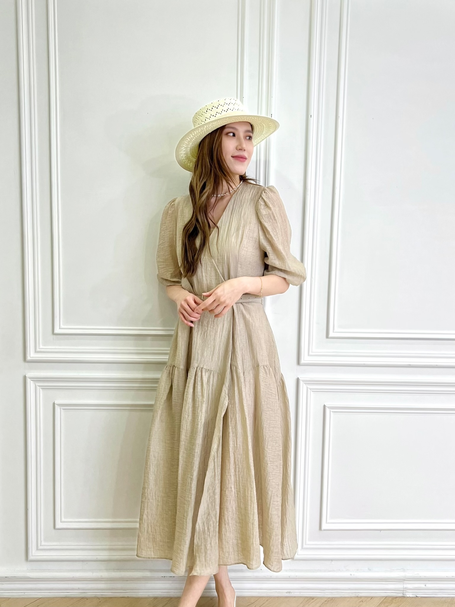 焦糖澎袖腰帶洋裝