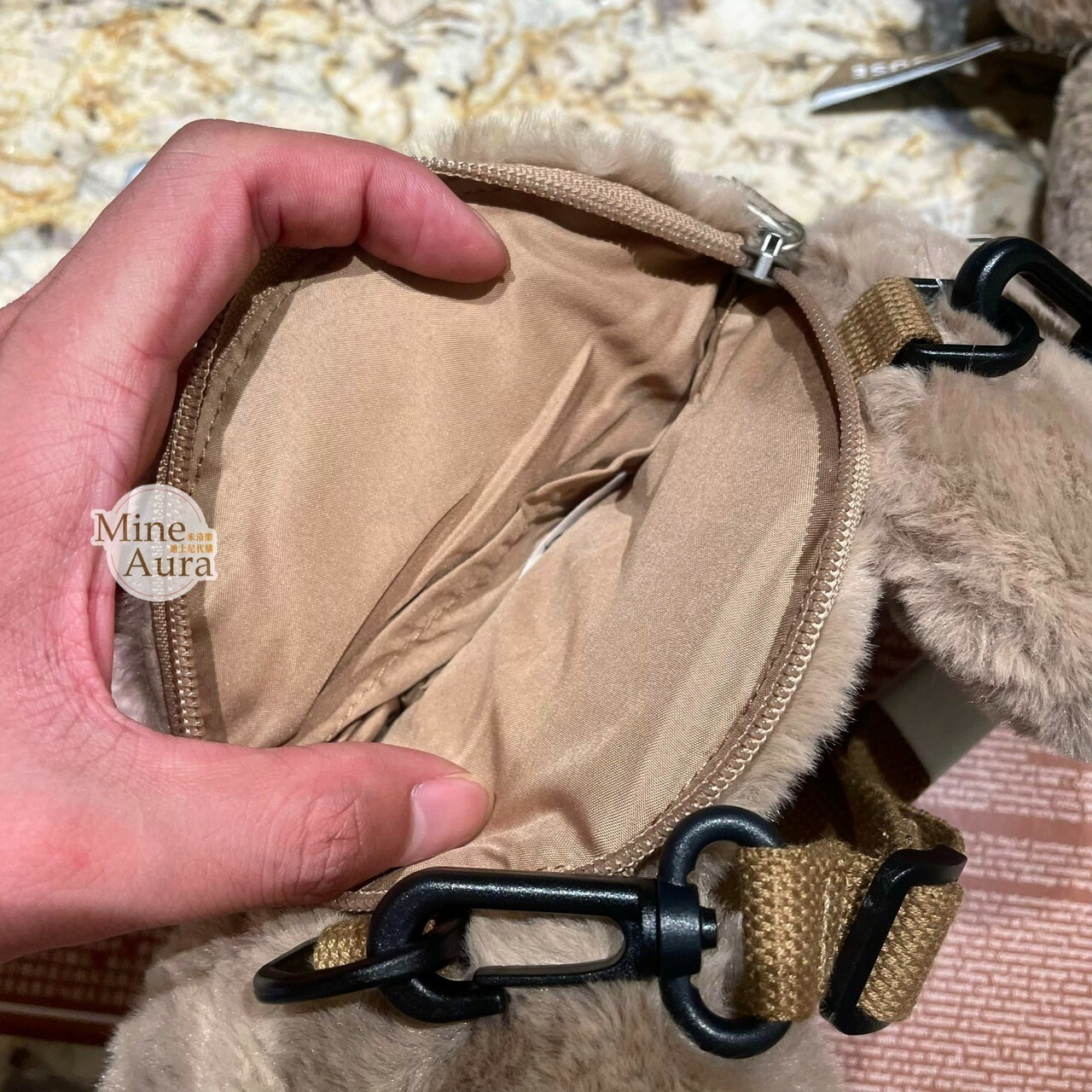 (限時特價) 米奇 Mickey 米奇頭 毛毛 造型 斜背包 -上海迪士尼樂園