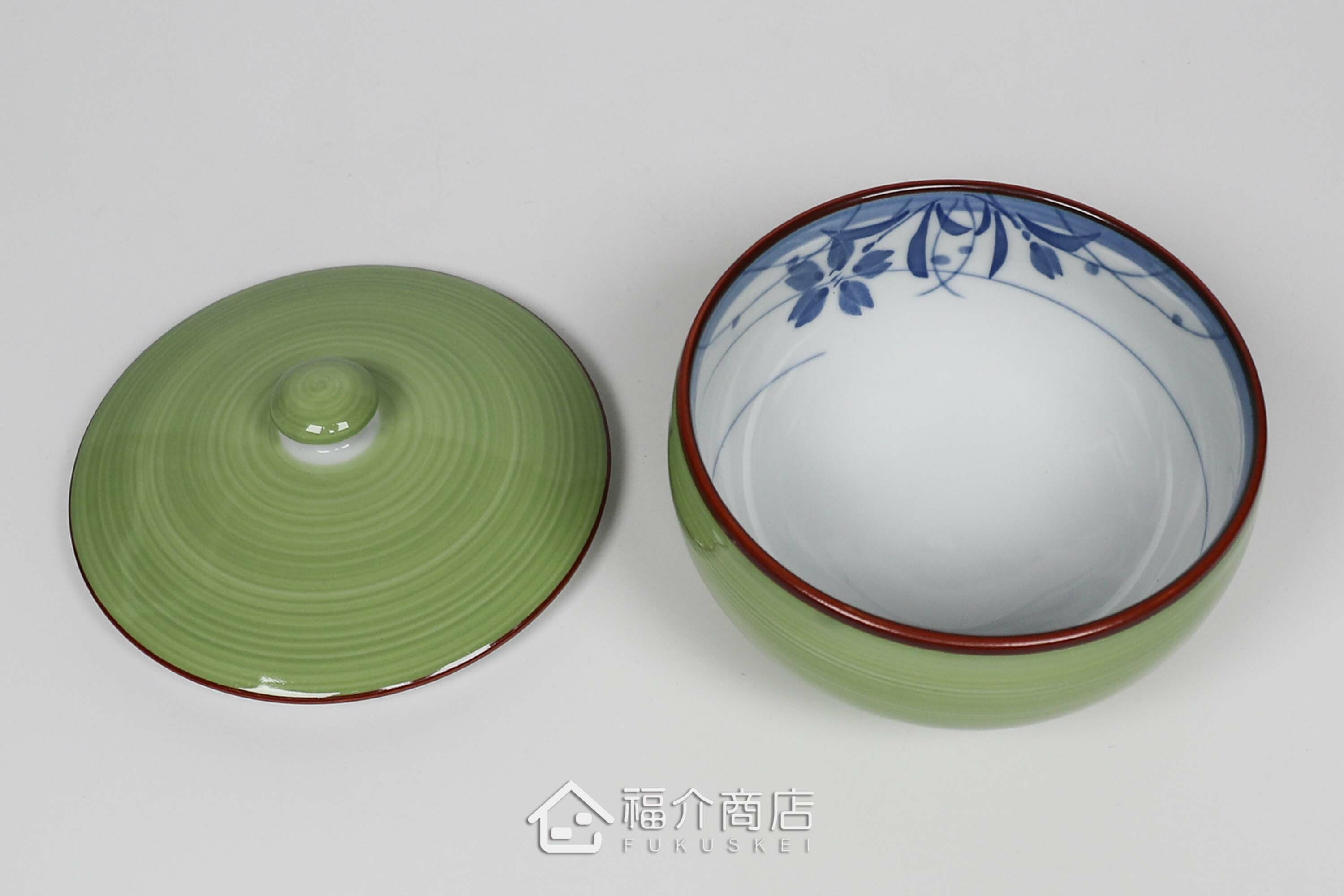 日本陶瓷材質的180cc綠色與白色有蓋茶杯