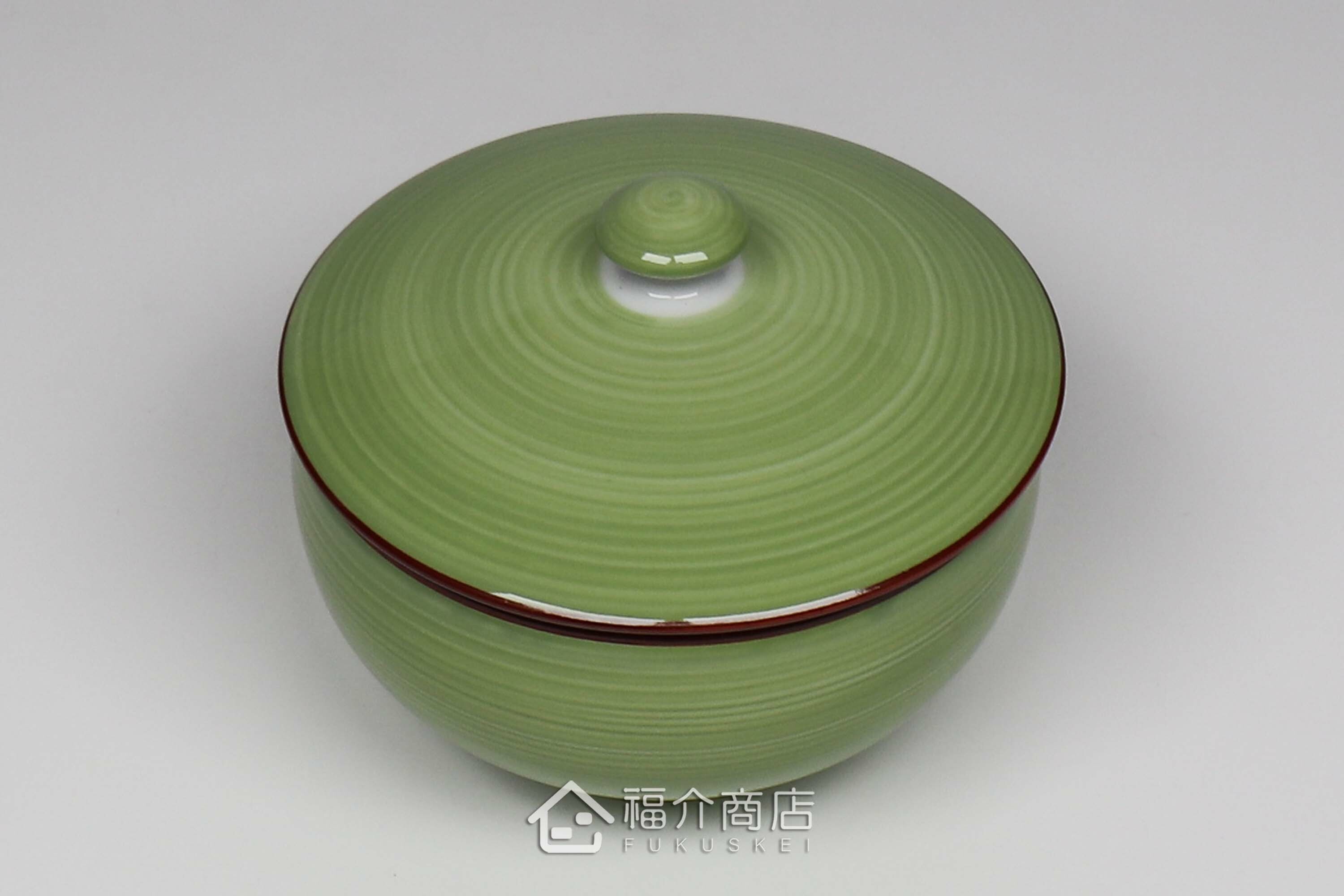 日本陶瓷材質的180cc綠色與白色有蓋茶杯