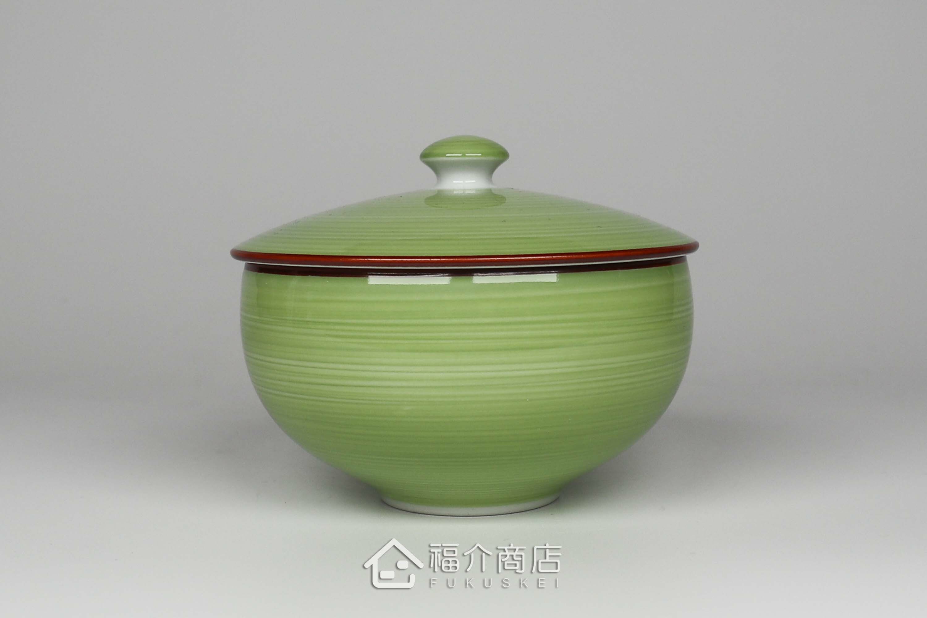 日本陶瓷材質的180cc綠色與白色有蓋茶杯