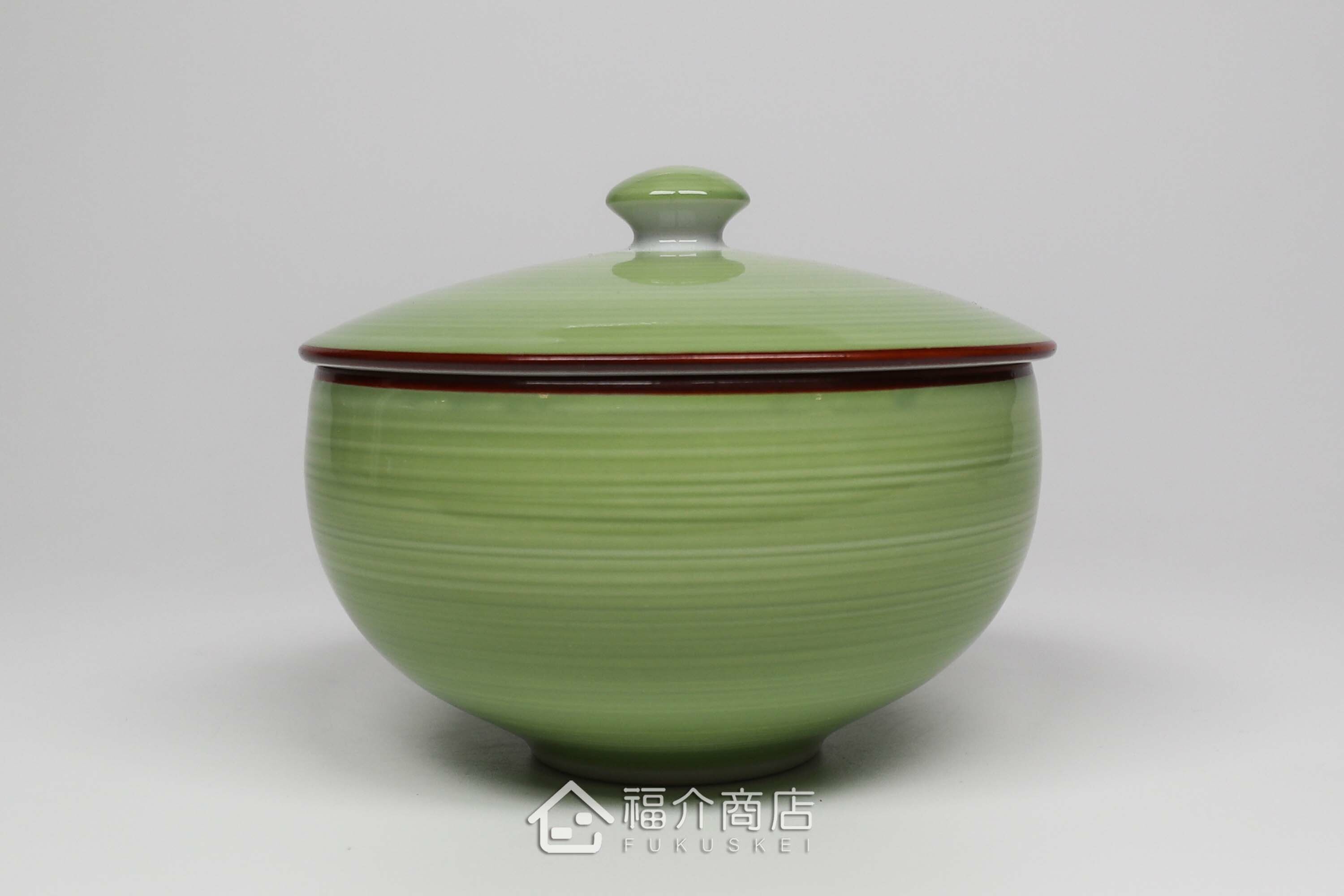 日本陶瓷材質的180cc綠色與白色有蓋茶杯