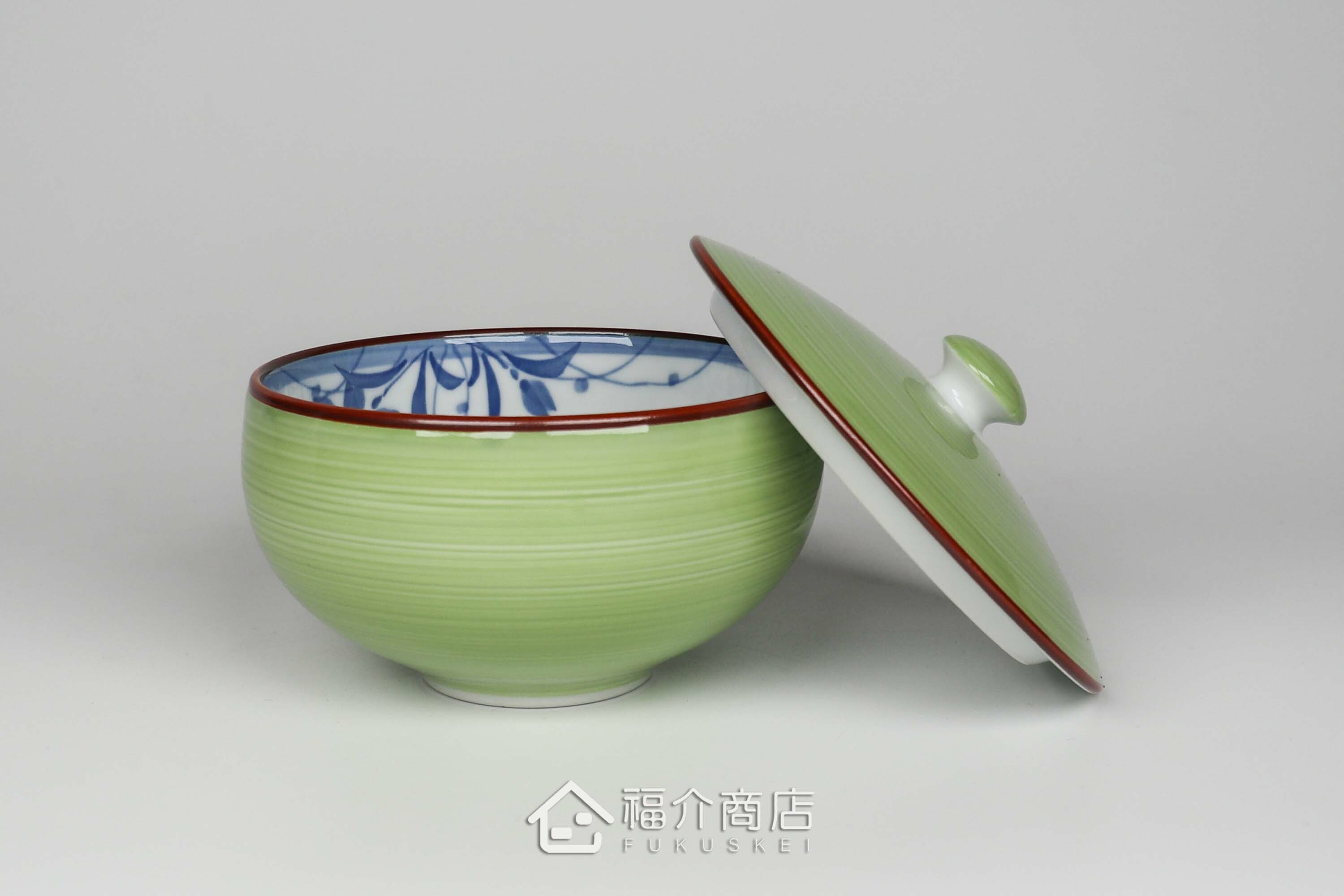 日本陶瓷材質的180cc綠色與白色有蓋茶杯