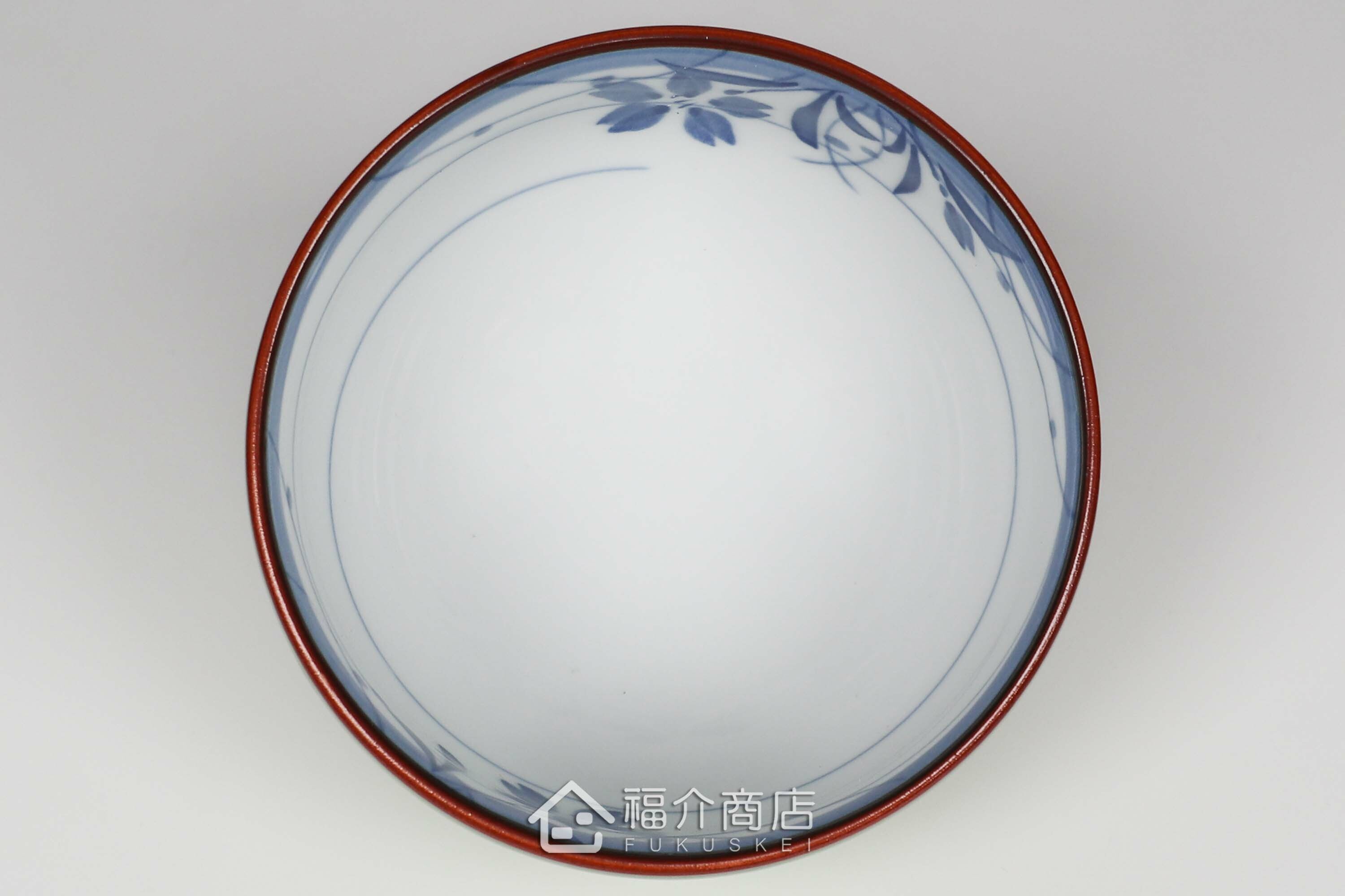 日本陶瓷材質的180cc綠色與白色有蓋茶杯