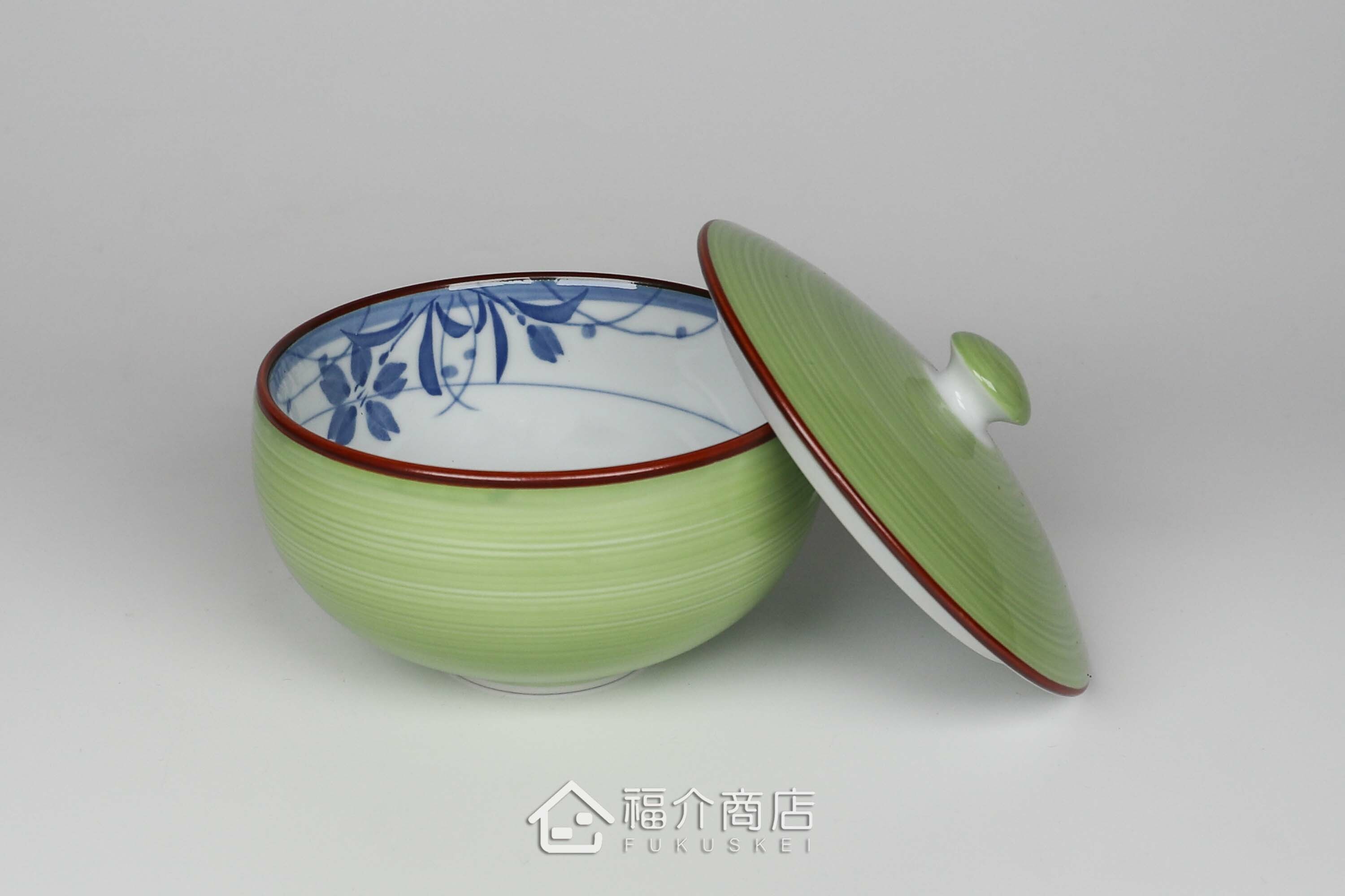 日本陶瓷材質的180cc綠色與白色有蓋茶杯