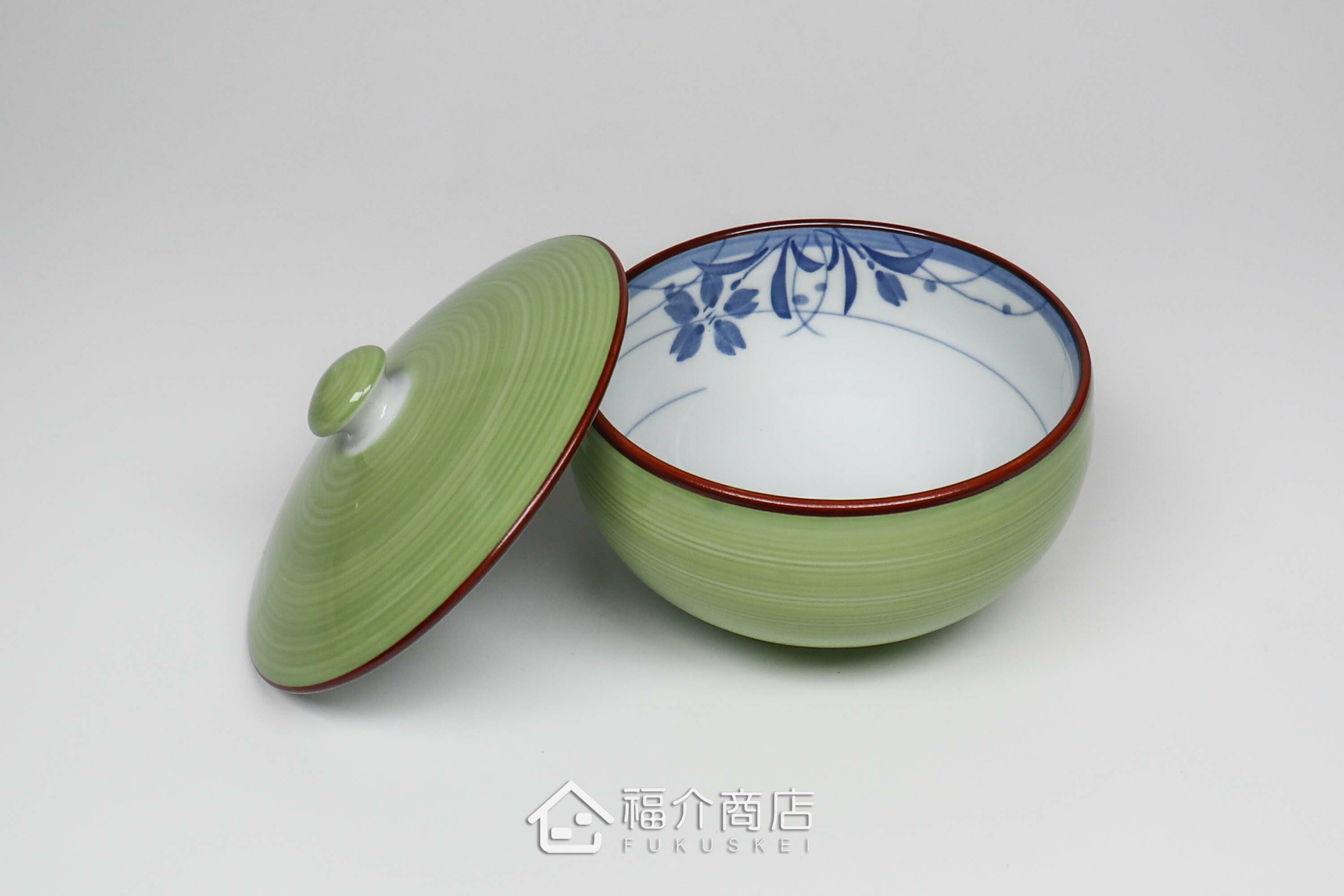 日本陶瓷材質的180cc綠色與白色有蓋茶杯