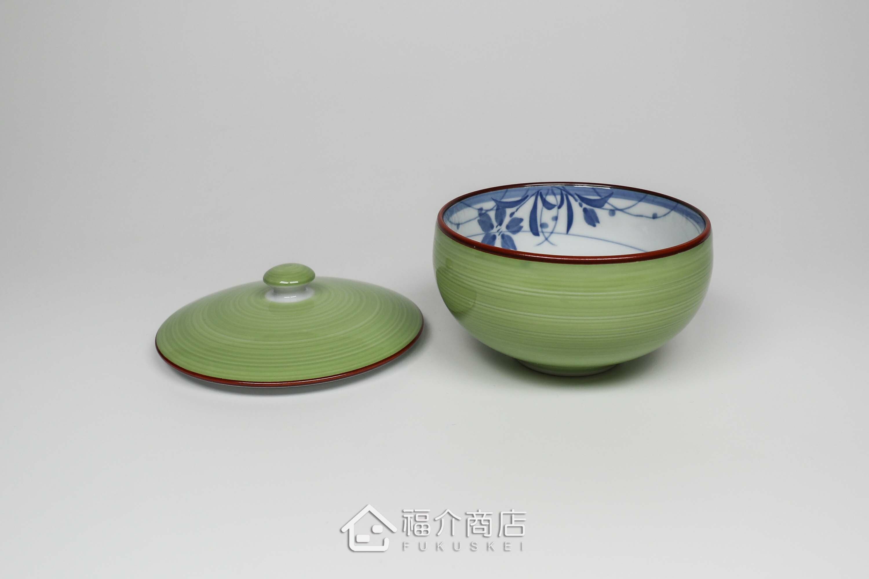 日本陶瓷材質的180cc綠色與白色有蓋茶杯