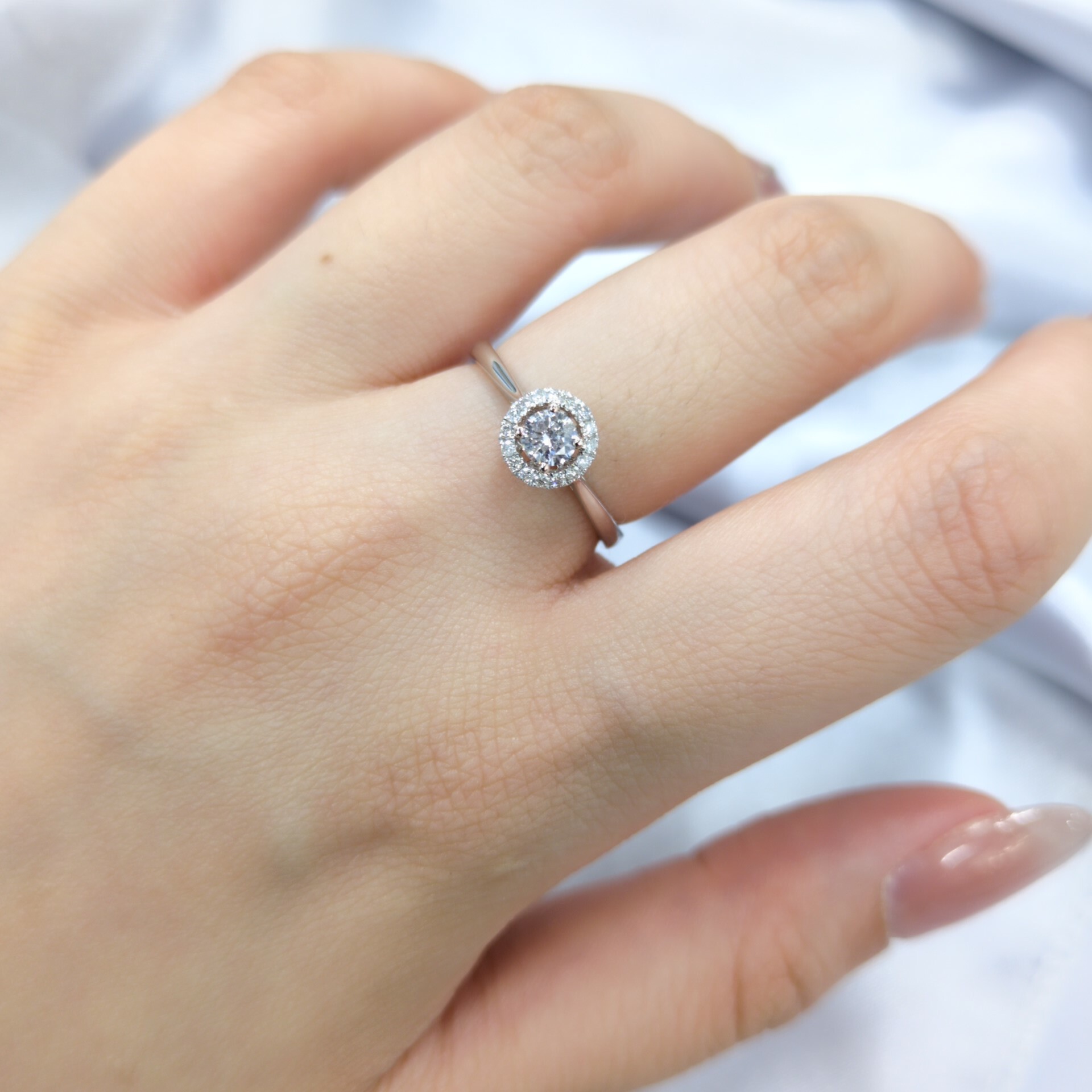 18K Gold 0.29ct Light Pink Diamond Ring