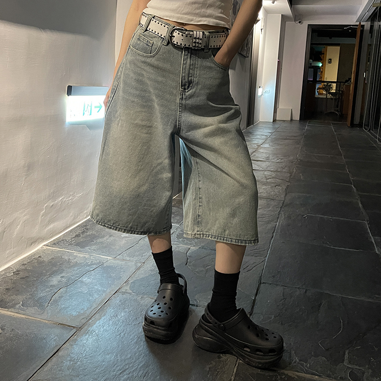 淺藍牛仔七分褲