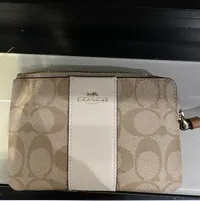 [S] COACH CR945 CORNER ZIP SG LEATHER STRP,IM/LIGHT KHAKI/CHALK LT SADDLE, 196395285013 (SCO925)