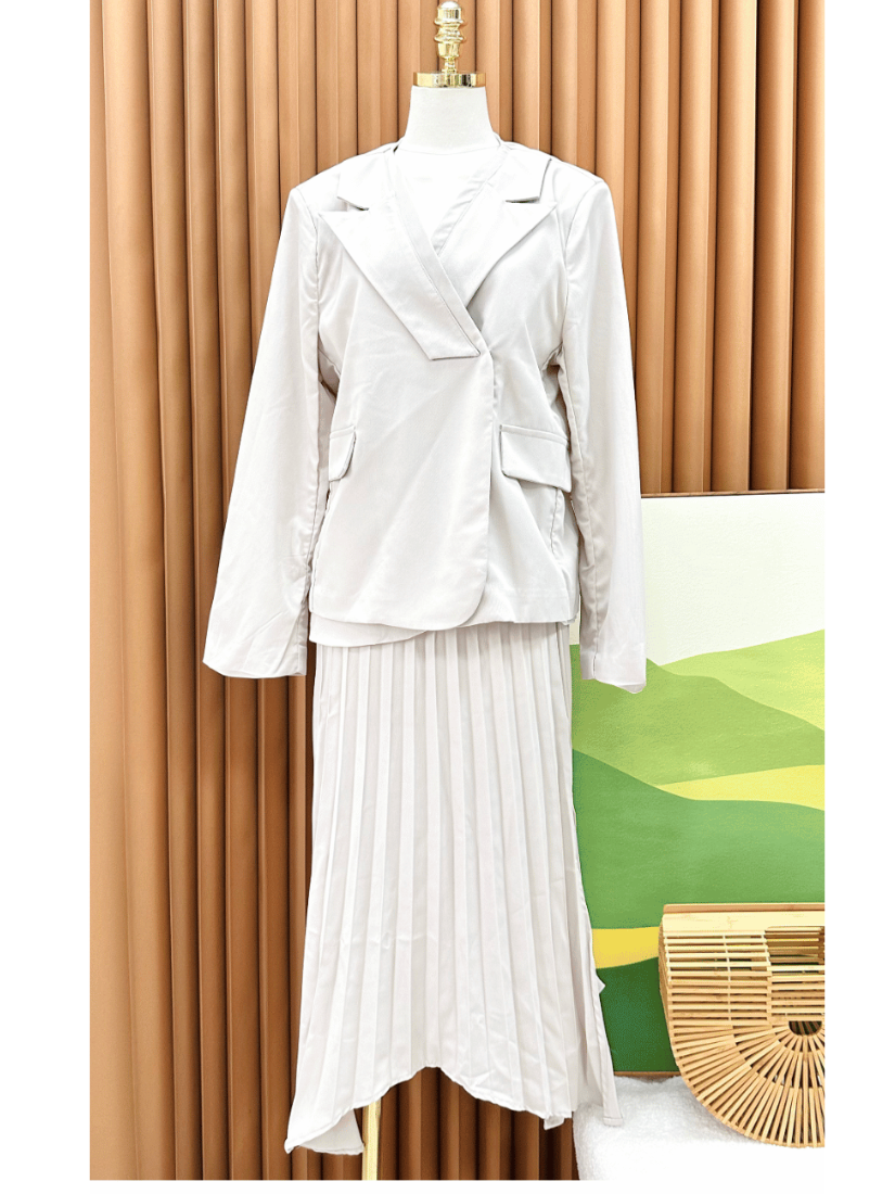 [現貨] 短版西外+百褶裙套裝 (米色)