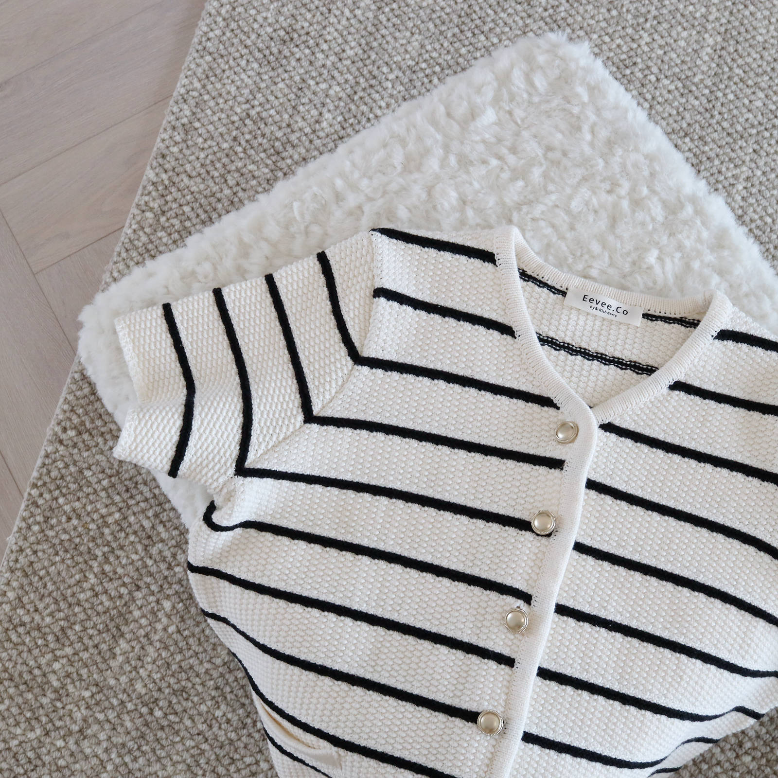 [現貨] [7060] [Vol.4] 黑白間針織上衣