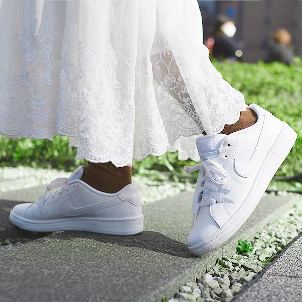 NIKE WMS COURT ROYALE 2 全白 [限時勁減!]