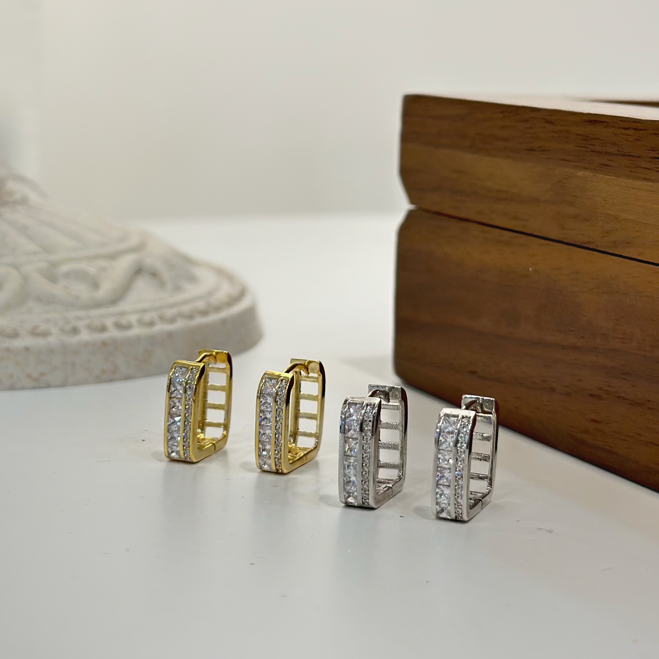 排鑽鋯石方形易扣