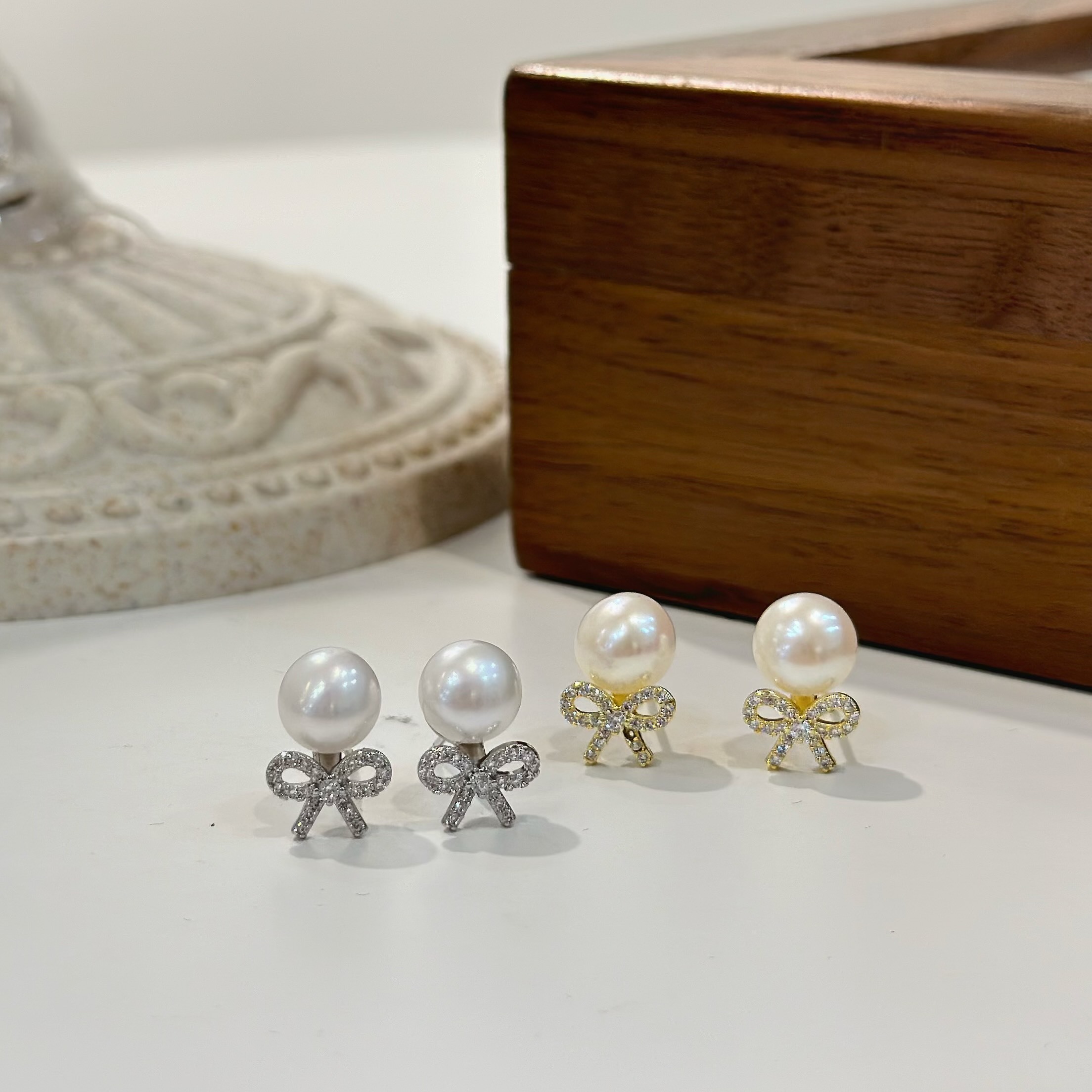 T10天然珍珠排鑽蝴蝶結