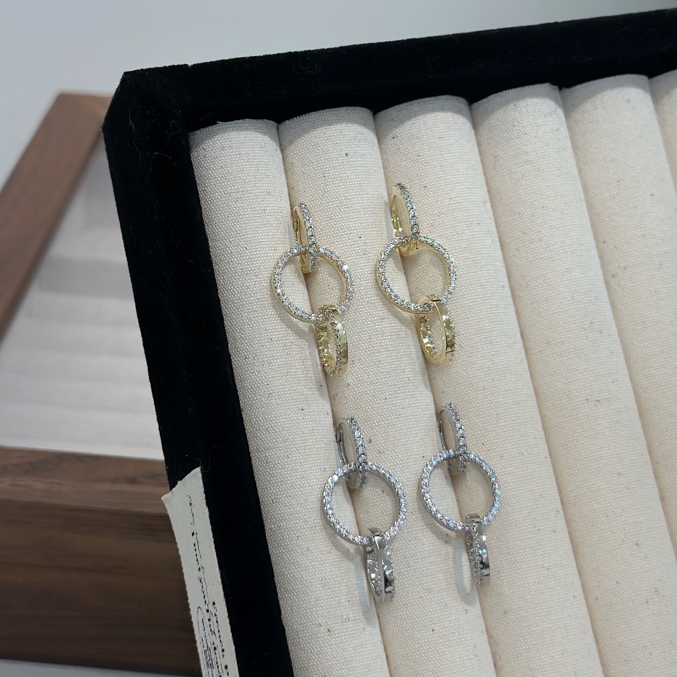 T17滿鑽圓圈垂吊易扣