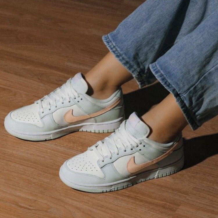 Nike Dunk Low W " Barely Green " 淡粉 薄荷綠 女款 DD1503-104