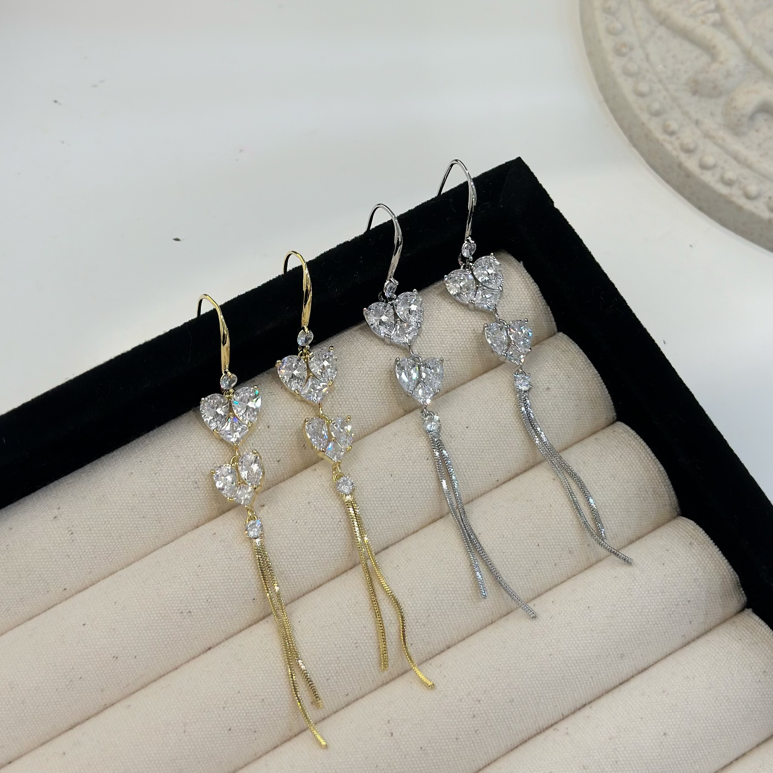 T24鋯石雙愛心耳勾垂吊