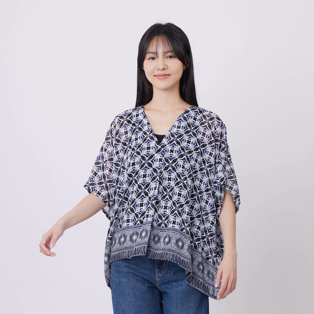 Morgan度假透紗印花V領落肩上衣/藍黑