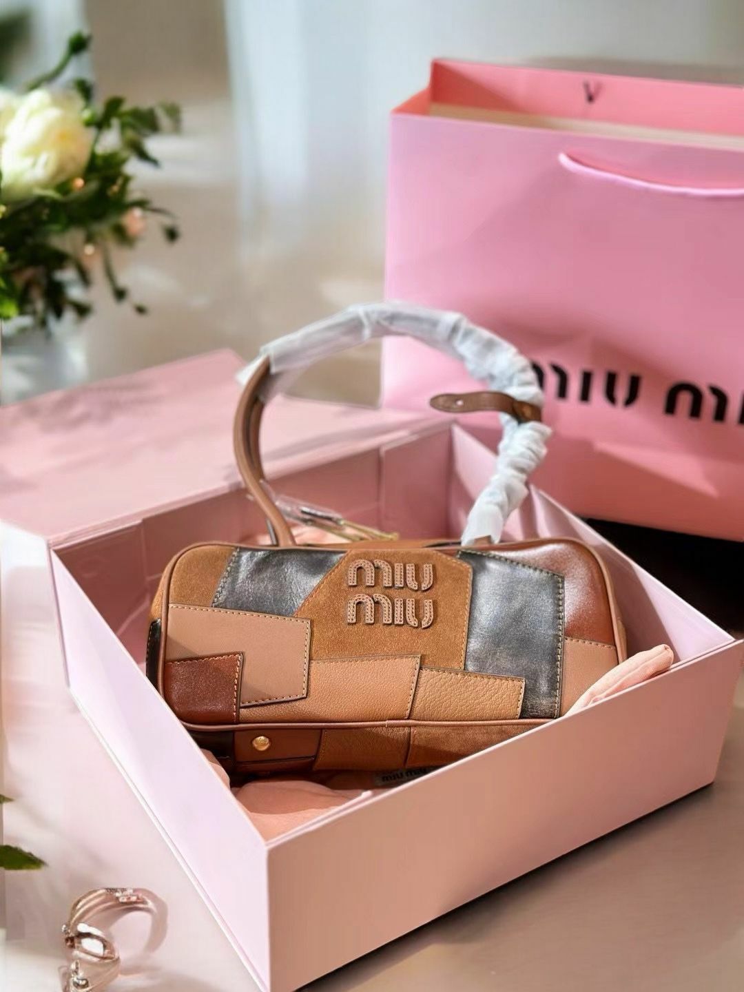 MiuMiu保齡球包包