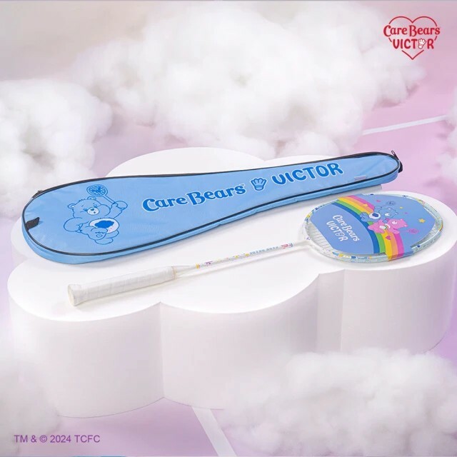 VICTOR X Care Bears聯名系列羽球拍(ARS-CBC 4U 白青)