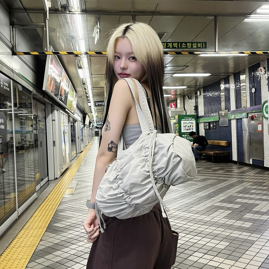 <韓國代購> CCORIE HAMMER STRING SHOULDER BAG