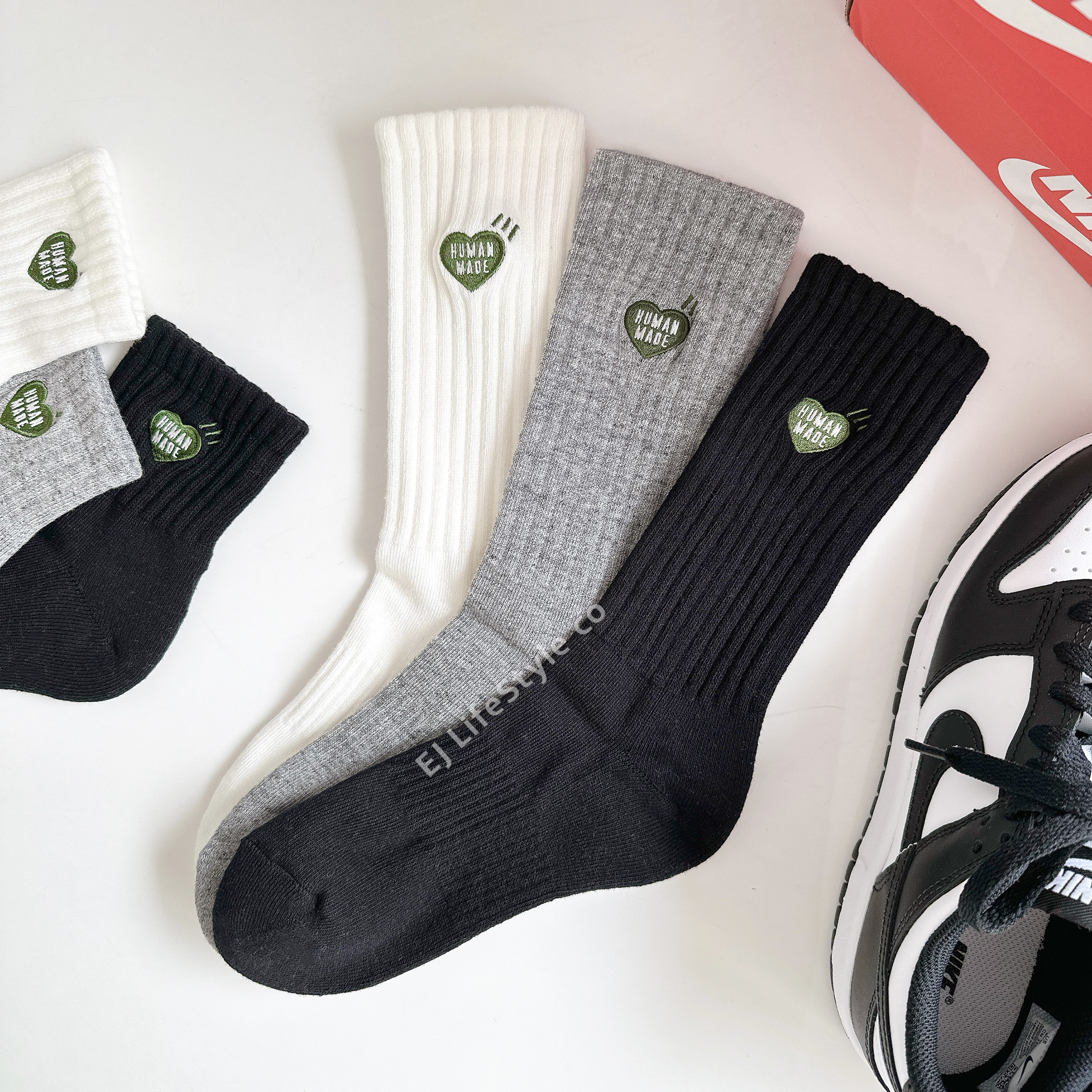 日本限定🇯🇵 HUMAN MADE 襪子 中筒襪 長襪 愛心 黑色 灰色 奶油白 墨綠色 / 現貨