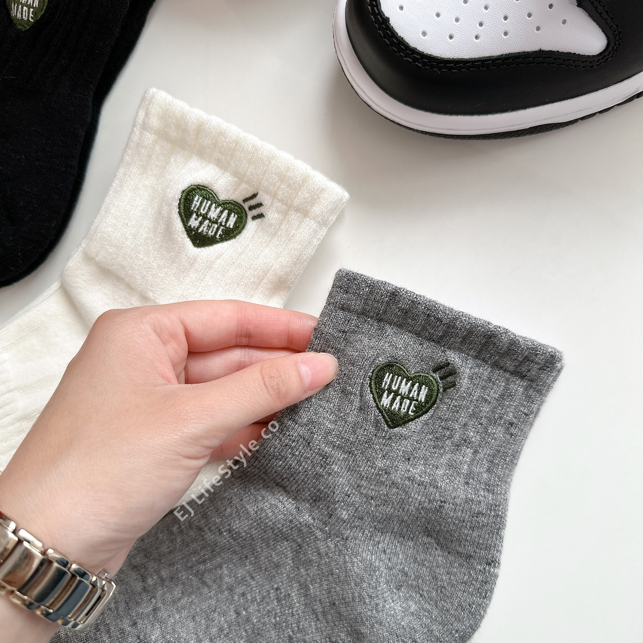 日本限定🇯🇵 HUMAN MADE 襪子 中筒襪 長襪 愛心 黑色 灰色 奶油白 墨綠色 / 現貨