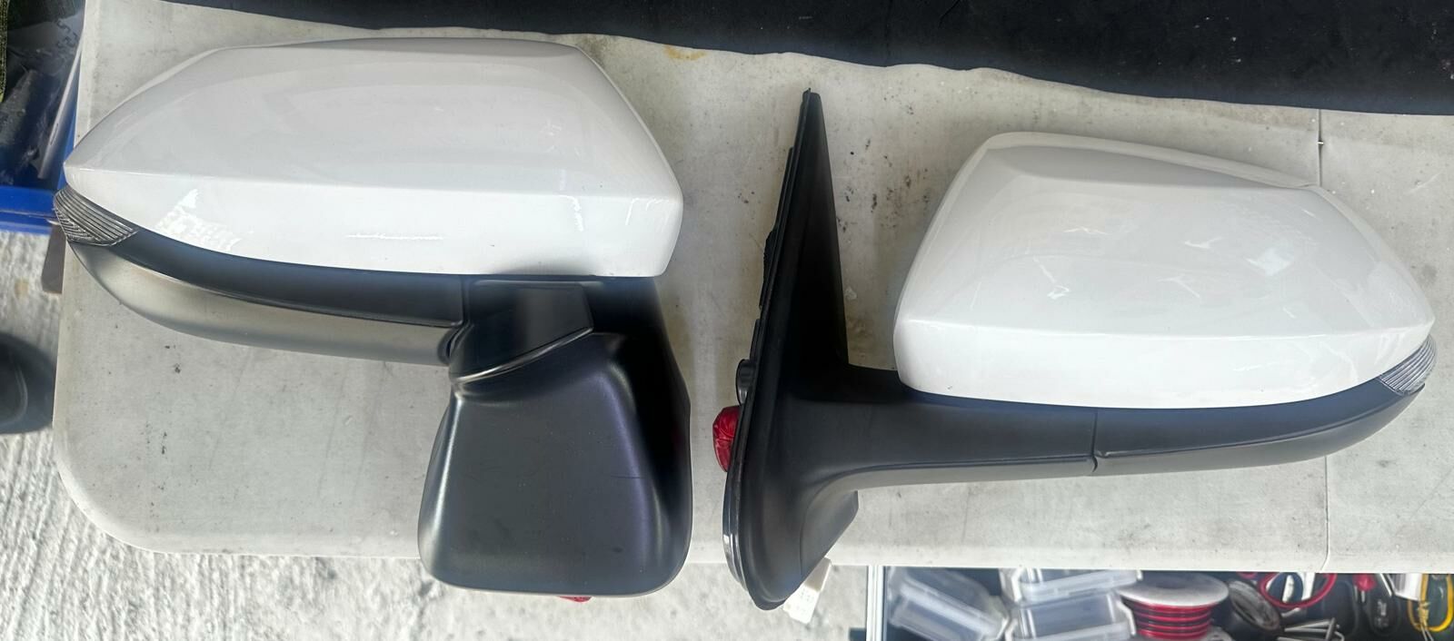 Spade / Porte 尾期側鏡一對 070 珍珠白色