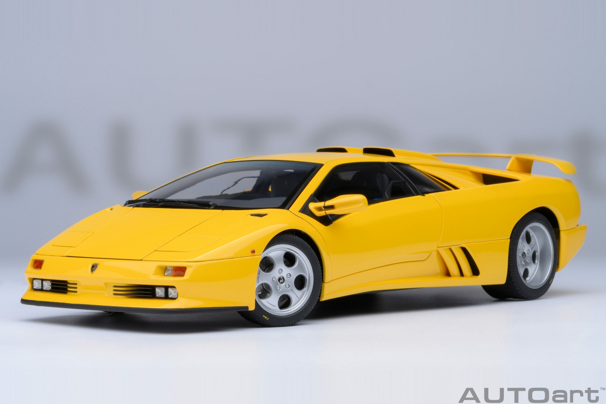 1/18 AUTOART Lamborghini Diablo SE JOTA (Superfly Yellow) (79144)