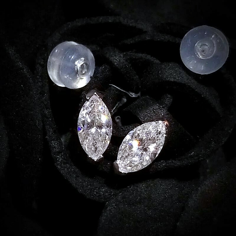 全新18K白金【主石83份欖尖形鑽石】耳環