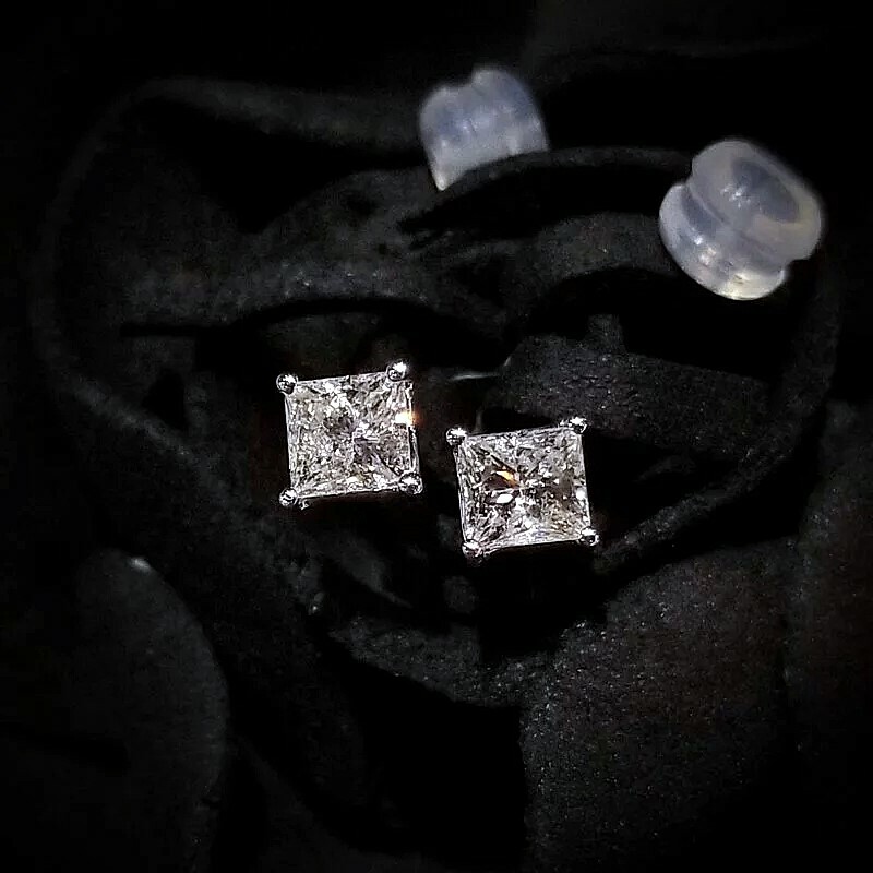 全新18K白金【主石67份方形鑽石】耳環