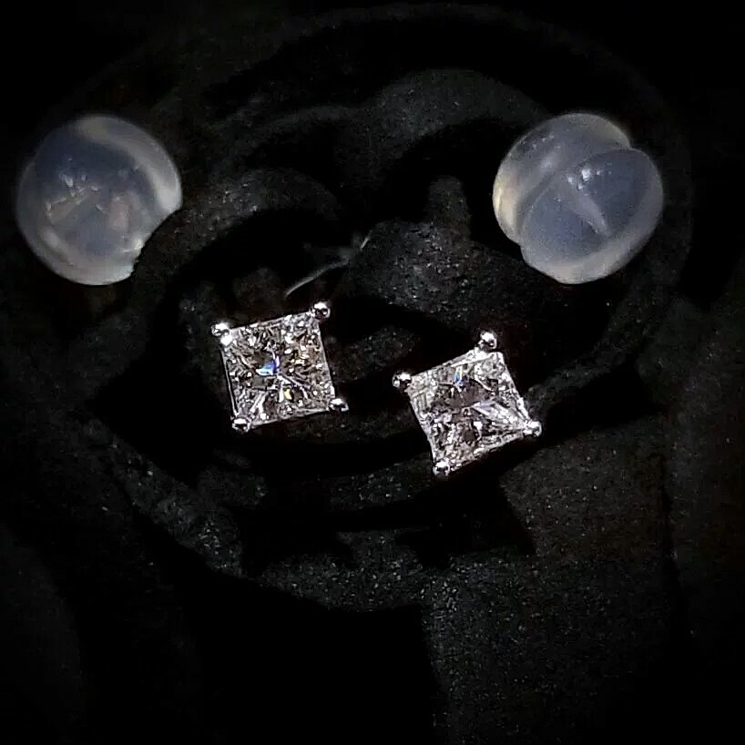 全新18K白金【主石31份方形鑽石】耳環