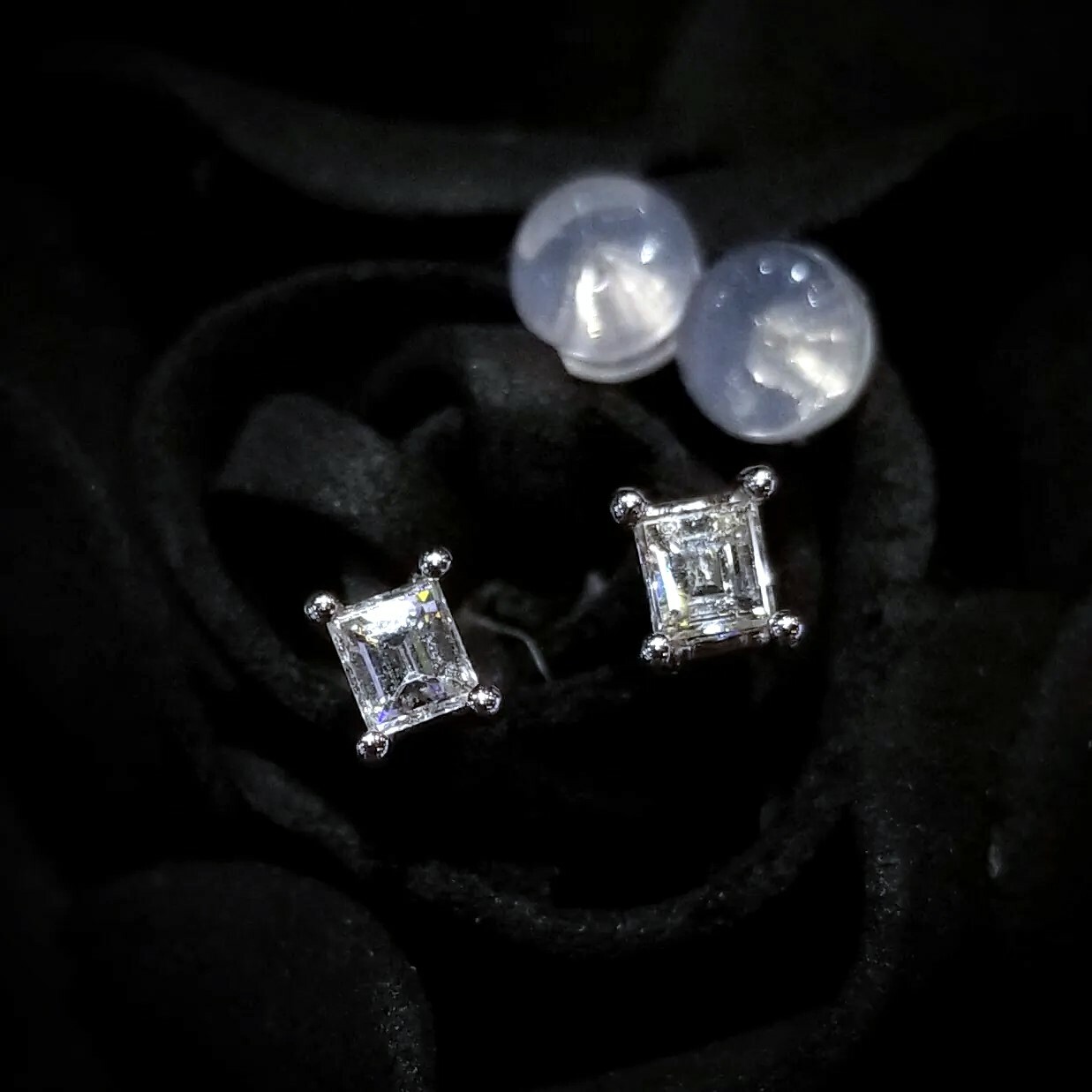 全新18K白金【主石40份方形鑽石】耳環