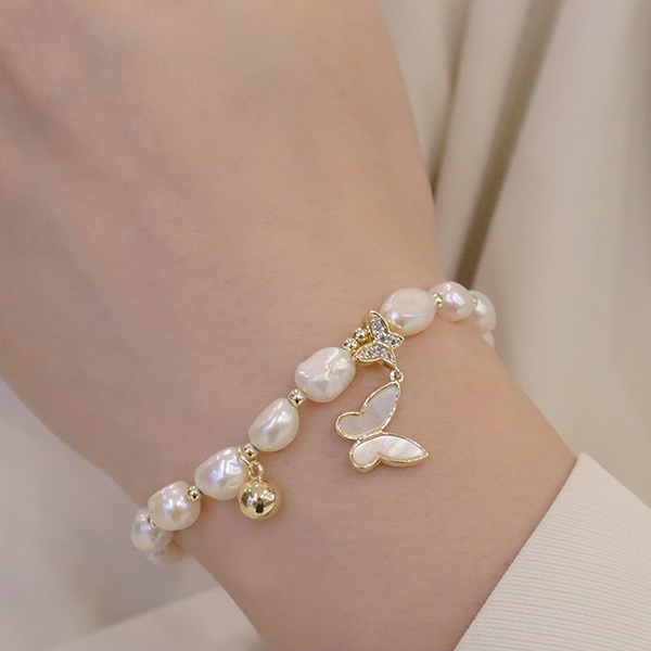 AKI Japan Original Design White Shell Butterfly Bracelet A0108