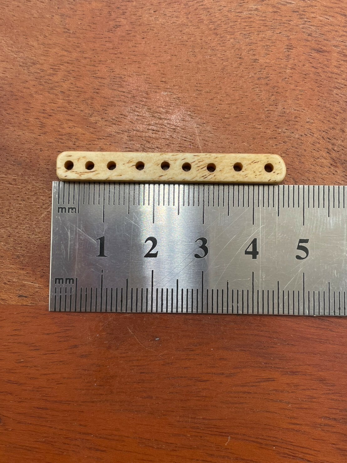 9孔-No.4牛骨窄版白色隔片長4.5寬0.5厚0.3