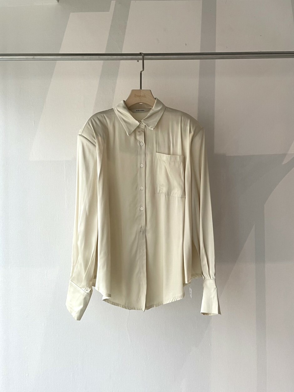 【瑕疵】象牙白 絲綢墊肩襯衫