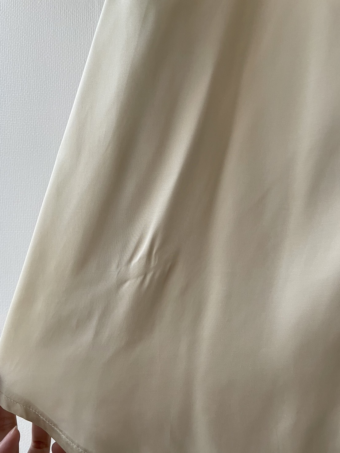 【瑕疵】象牙白 絲綢墊肩襯衫