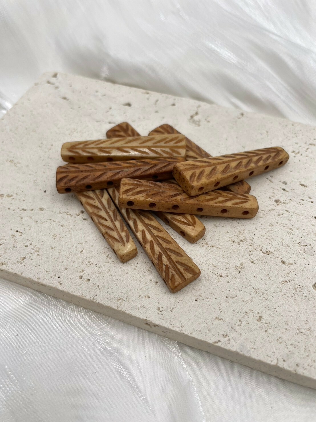 6孔-No.2三角淺咖葉紋長4.5寬1厚0.4