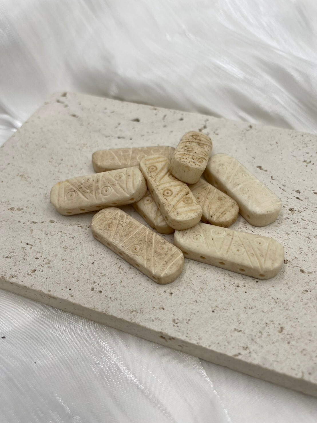 5孔-No.6牛骨圓角隔片長3.2寬1厚0.6