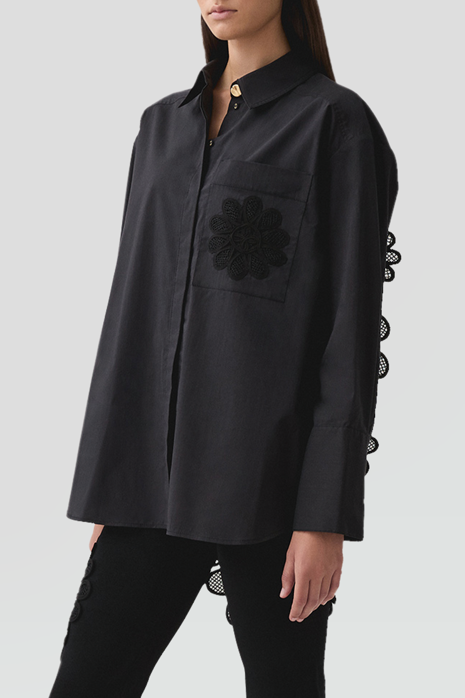 Aje｜MOTION 落肩雛菊刺繡透膚襯衫