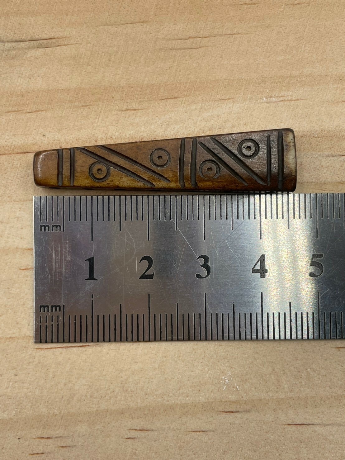 7孔-No.2牛骨棕色紋路斜面長4.5寬1厚0.4