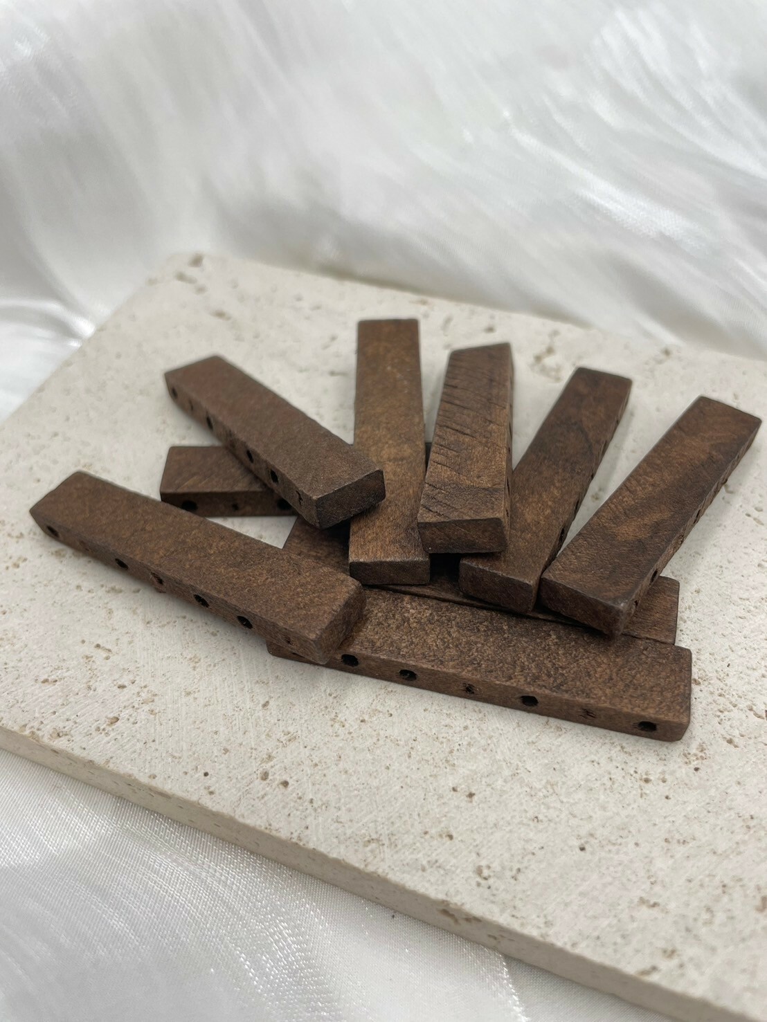 7孔-No.1素面深褐木頭隔片長5cm寬1cm厚0.5cm