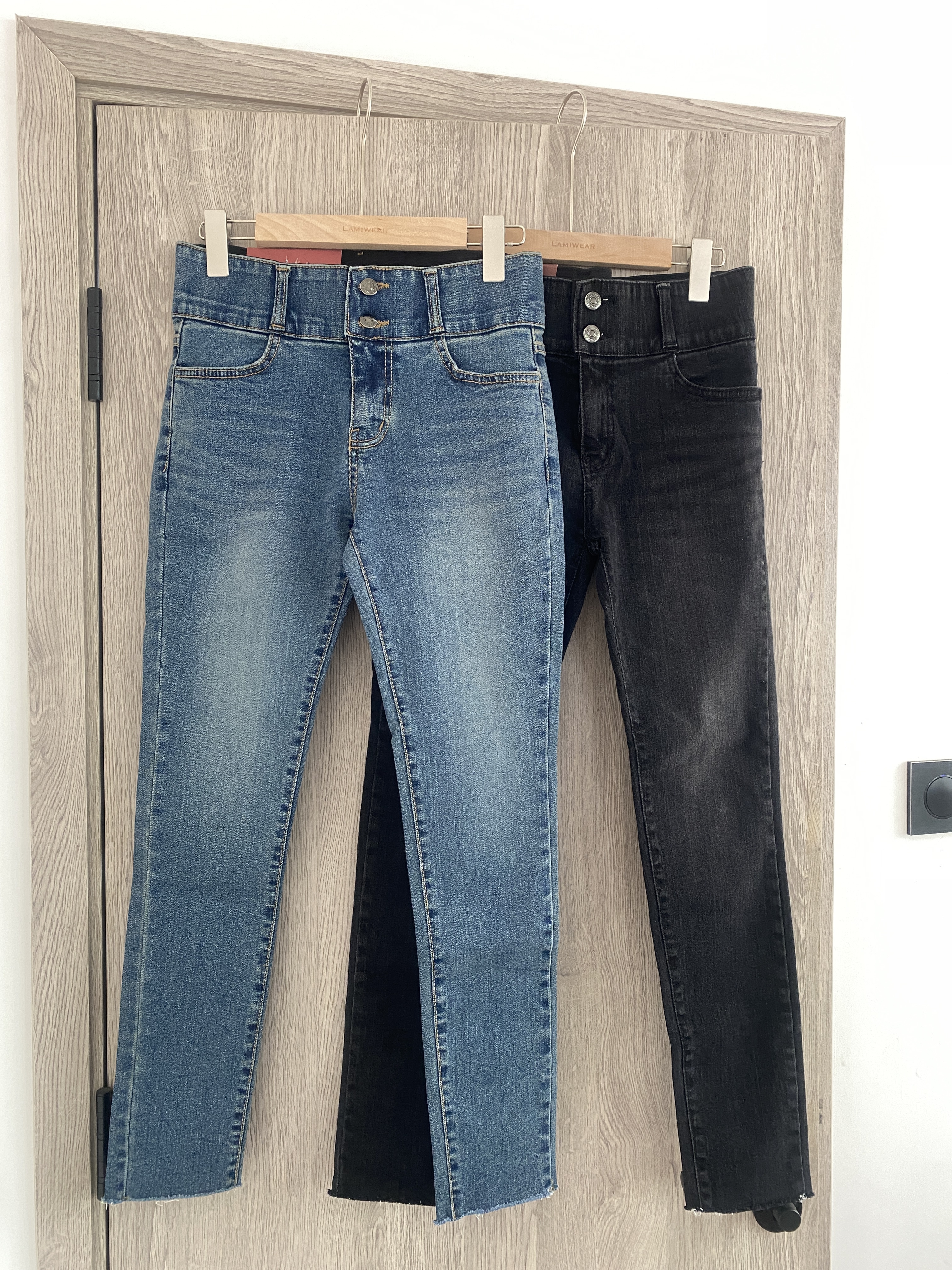 𝑺𝑨𝑳𝑬  M 現貨JS1101訂貨 雙鈕扣緊身褲