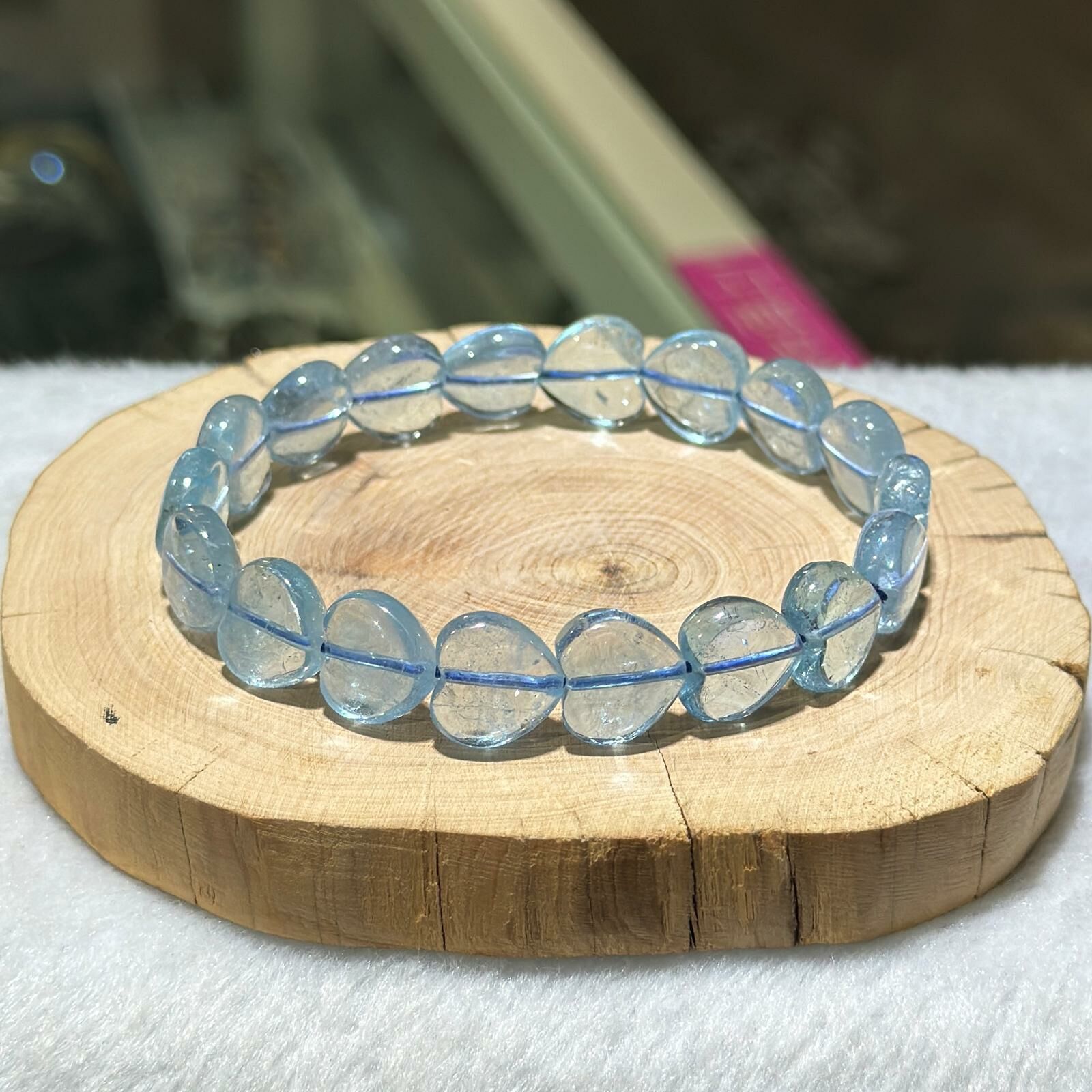 藍托帕石心心手串 12 mm +/-