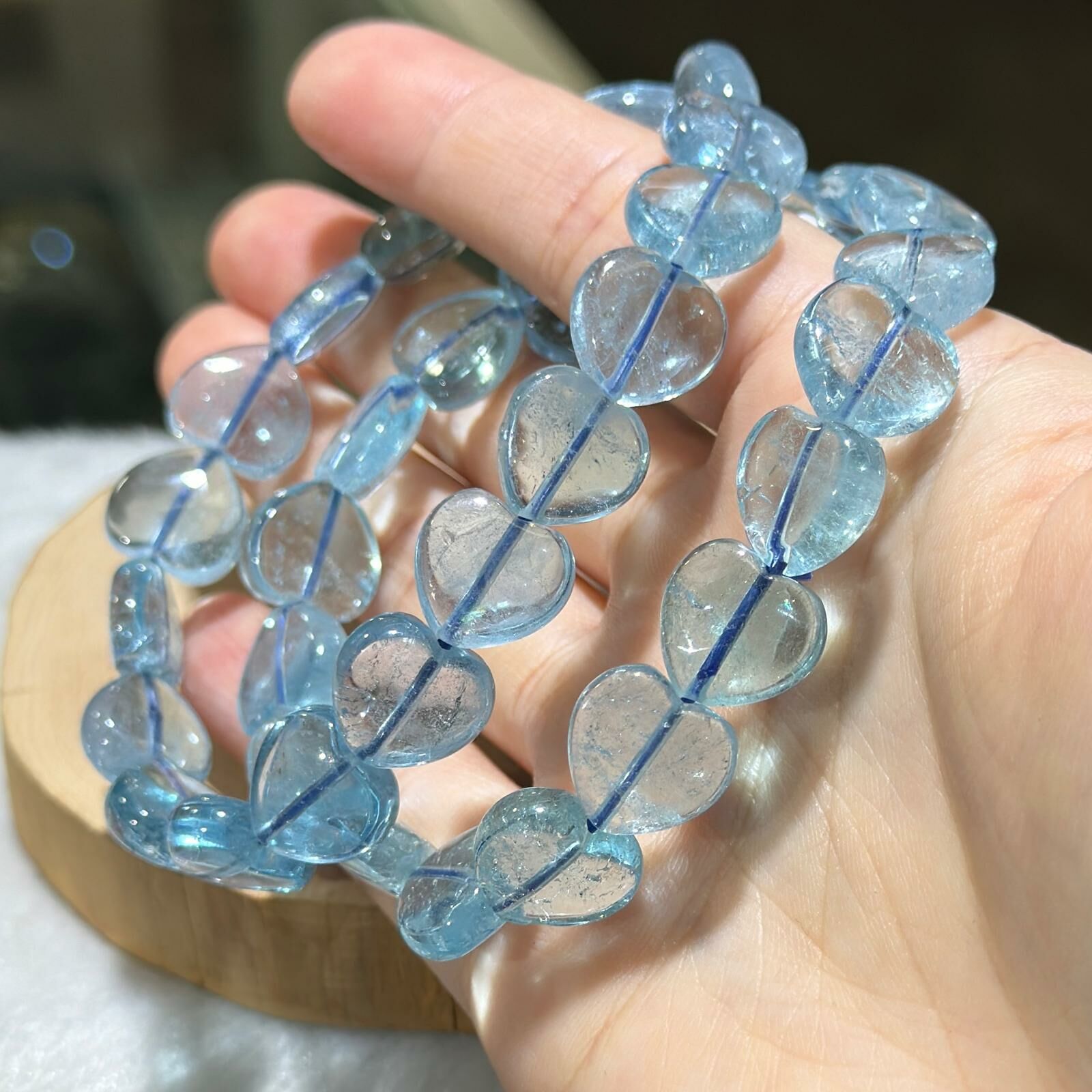 藍托帕石心心手串 12 mm +/-