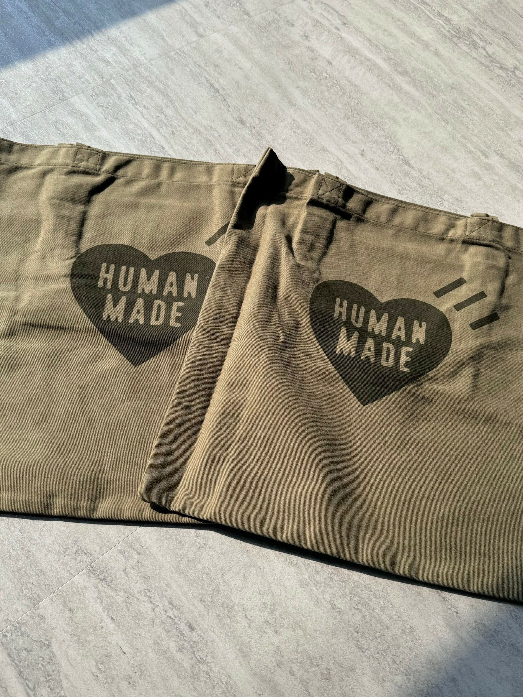 HUMAN MADE 軟布愛心 雙面軍綠色提包 肩背包