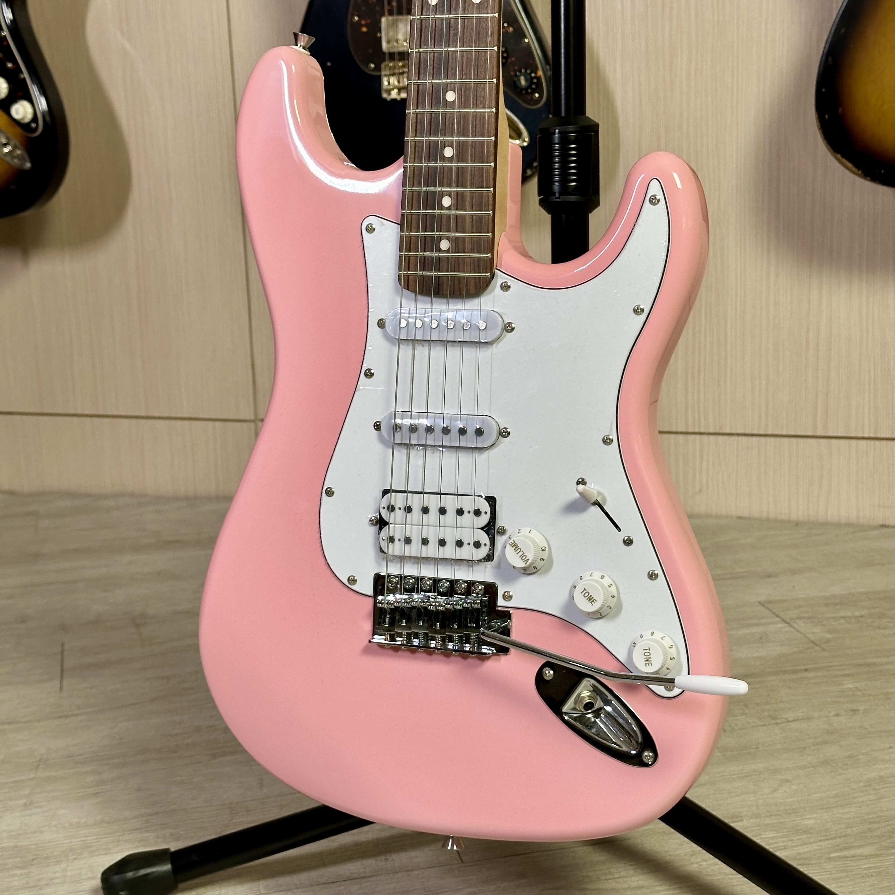 Bensons Bensons Stratocaster ST-3 入門電吉他 粉色 第 3 張圖片｜三峽吉他 / Bass
