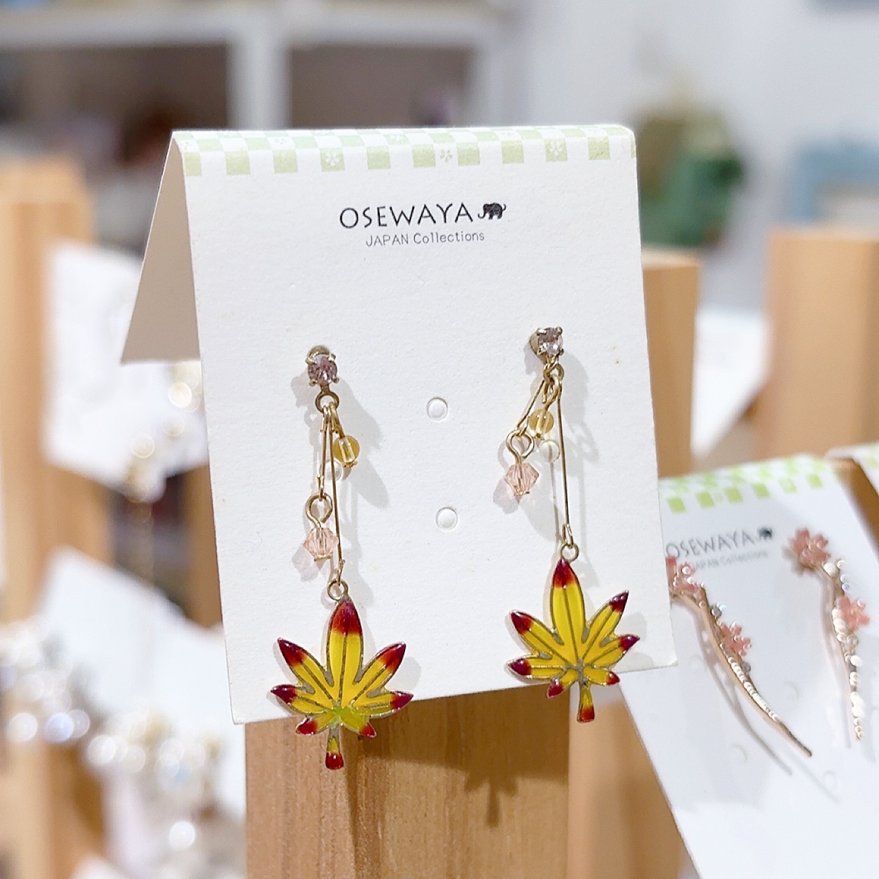 [日本制] 楓葉耳環(3色)(防敏感)